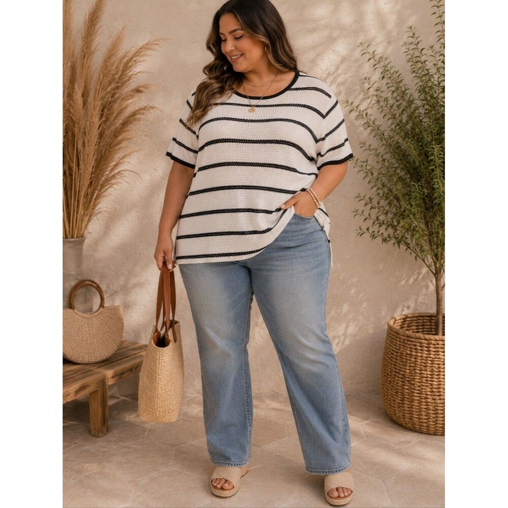 Striped Short-Sleeve Knit Top - Black & White Size XXL